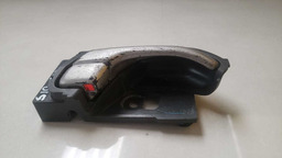 MAÇANETA INTERNA DIANTEIRA DIREITA GM S10 2012 A 2016