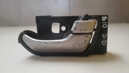 MAÇANETA INTERNA DIANTEIRA DIREITA GM S10 2012 A 2016