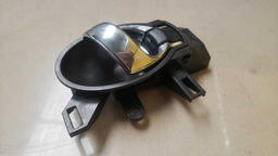 MAÇANETA INTERNA TRASEIRA DIREITA NISSAN VERSA 2012 A 2019