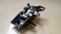 MAÇANETA INTERNA TRASEIRA DIREITA NISSAN VERSA 2012 A 2019