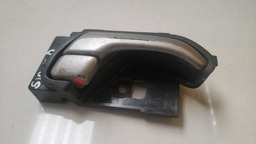 MAÇANETA INTERNA TRASEIRA DIREITA GM S10 2012 A 2016 (2)