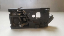 MAÇANETA INTERNA DIANTEIRA DIREITA GM S10 2012 A 2016 (2)