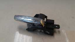 MAÇANETA INTERNA DIANTEIRA DIREITA MITSUBISHI OUTLANDER 2015