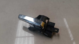 MAÇANETA INTERNA DIANTEIRA DIREITA MITSUBISHI OUTLANDER 2015