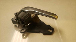 MAÇANETA INTERNA DIREITA MITSUBISHI PAJERO DAKAR 2009 A 2013