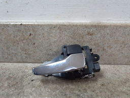 MAÇANETA INTERNA DIANTEIRA DIR. MITSUBISHI LANCER 2012 2013