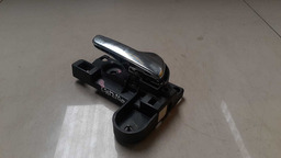 MAÇANETA INTERNA DIANTEIRA DIREITA DODGE JOURNEY 2011 2012