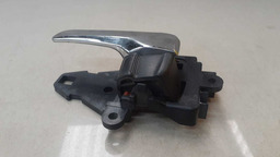 MAÇANETA INTERNA DIANTEIRA E. MITSUBISHI LANCER 2012 A 2015