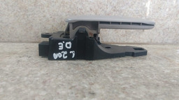MAÇANETA INTERNA DIANTEIRA ESQ. MITSUBISHI L200 2006 A 2010