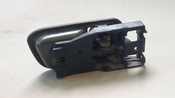 MAÇANETA INTERNA TRASEIRA ESQUERDO CHERY TIGGO 2010 A 2012 