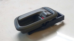 MAÇANETA INTERNA TRASEIRA ESQUERDO CHERY TIGGO 2010 A 2012 