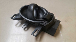 MAÇANETA INTERNA DIANTEIRA DIREITA VERSA 2012 A 2019 (2)