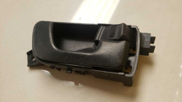 MAÇANETA INTERNA D. MITSUBISHI PAJERO TR4 2008 A 2014 (2) PRETO