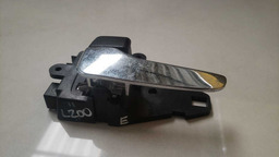 MAÇANETA INTERNA ESQUERDA MITSUBISHI L200 2009 A 2016