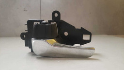 MAÇANETA INTERNA ESQUERDA MITSUBISHI L200 2009 A 2016