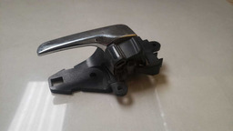 MAÇANETA INTERNA ESQUERDA MITSUBISHI PAJERO DAKAR 2009-2013