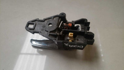 MAÇANETA INTERNA ESQUERDA MITSUBISHI PAJERO DAKAR 2009-2013