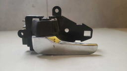 MAÇANETA INTERNA ESQUERDA MITSUBISHI PAJERO DAKAR 2009-2013