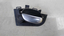 MAÇANETA INTERNA TRASEIRA ESQUERDA PEUGEOT 207 2010