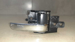 MAÇANETA INTERNA TRASEIRA DIREITA MITSUBISHI OUTLANDER 2015