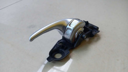 MAÇANETA INTERNA TRASEIRO ESQUERDO JEEP RENEGADE 2016 2017