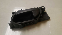 MAÇANETA INTERNA ESQUERDA CITROEN AIRCROSS 2013 A 2019