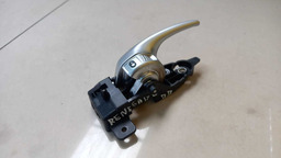 MAÇANETA INTERNA DIANTEIRA DIREITO JEEP RENEGADE 2017 2018