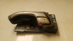 MAÇANETA INTERNA TRASEIRA ESQUERDA GM S10 2012 A 2016( 3)