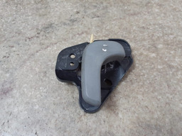 MAÇANETA INTERNA TRASEIRA DIREITA DODGE CARAVAN 2002 A 2005