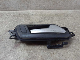 MAÇANETA INTERNA TRASEIRA DIREITA VW AMAROK 2010 A 2013