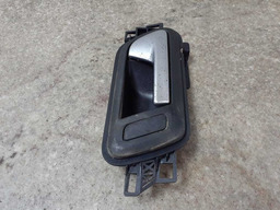 MAÇANETA INTERNA TRASEIRA DIREITA VW AMAROK 2010 A 2013