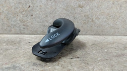 MAÇANETA INTERNA DIANTEIRA DIREITA FIAT DOBLO 2001 A 2006