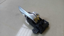 MAÇANETA INTERNA TRASEIRO DIREITO JEEP RENEGADE 2016 2017