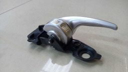 MAÇANETA INTERNA TRASEIRO DIREITO JEEP RENEGADE 2016 2017