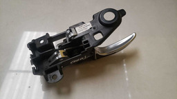 MAÇANETA INTERNA DIREITA FIAT TORO 2017 A 2021