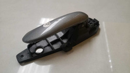 MAÇANETA INTERNA TRASEIRA DIREITA FIAT STILO 2008