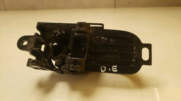 MAÇANETA INTERNA DIANTEIRA E.  NISSAN LIVINA 2008 A 2013