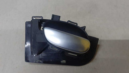 MAÇANETA INTERNA TRASEIRA ESQUERDA PEUGEOT 207 2012