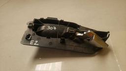 MAÇANETA INTERNA ESQUERDA PEUGEOT 307 2007 A 2013 (2)