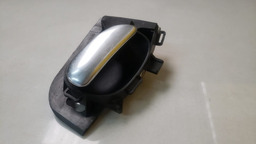 MAÇANETA INTERNA ESQUERDA PEUGEOT 206/207 2007 A 2015