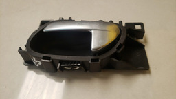 MAÇANETA INTERNA DIANTEIRA ESQUERDA CITROEN C3 2013-2019 (5)