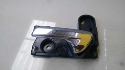 MAÇANETA INTERNA ESQUERDA DODGE JOURNEY 2013 2014