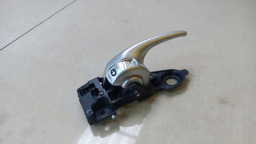 MAÇANETA INTERNA DIANTEIRO DIREITO JEEP RENEGADE 2016 2017