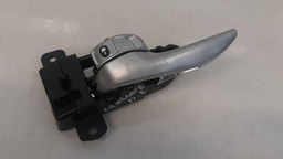 MAÇANETA INTERNA DIANTEIRA ESQUERDA JEEP RENEGADE 2015-2018