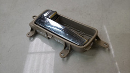 MAÇANETA INTERNA ESQUERDA NISSAN SENTRA 2007 A 2013