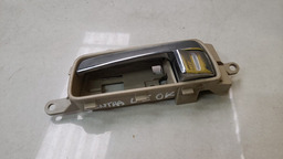 MAÇANETA INTERNA ESQUERDA NISSAN SENTRA 2007 A 2013