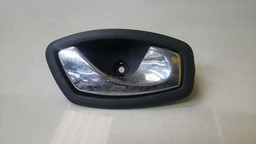 MAÇANETA INTERNA DIREITA RENAULT CAPTUR 2017 A 2020 (5) CROMADO