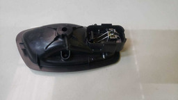 MAÇANETA INTERNA ESQUERDA RENAULT CAPTUR 2017 A 2020