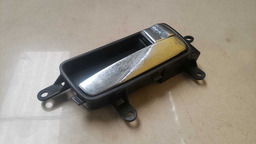 MAÇANETA INTERNA TRASEIRA DIREITA SENTRA 2008 A 2013 (2)