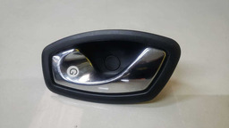 MAÇANETA INTERNA ESQUERDA RENAULT CAPTUR 2017 A 2020 (3)